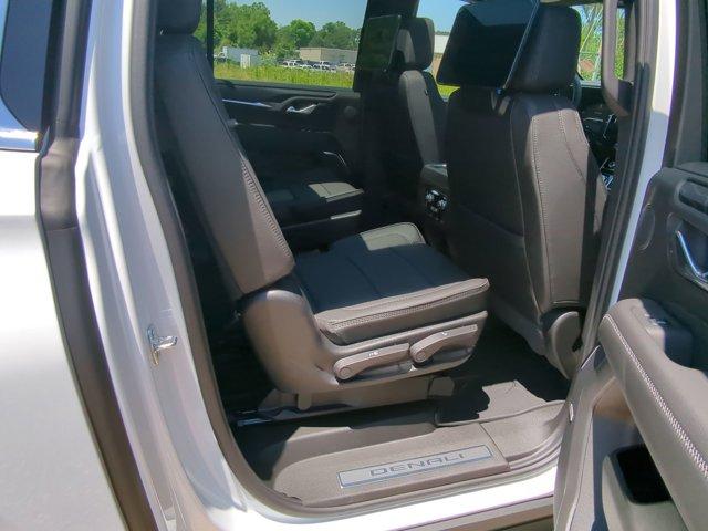 2024 GMC Yukon XL Vehicle Photo in ALBERTVILLE, AL 35950-0246