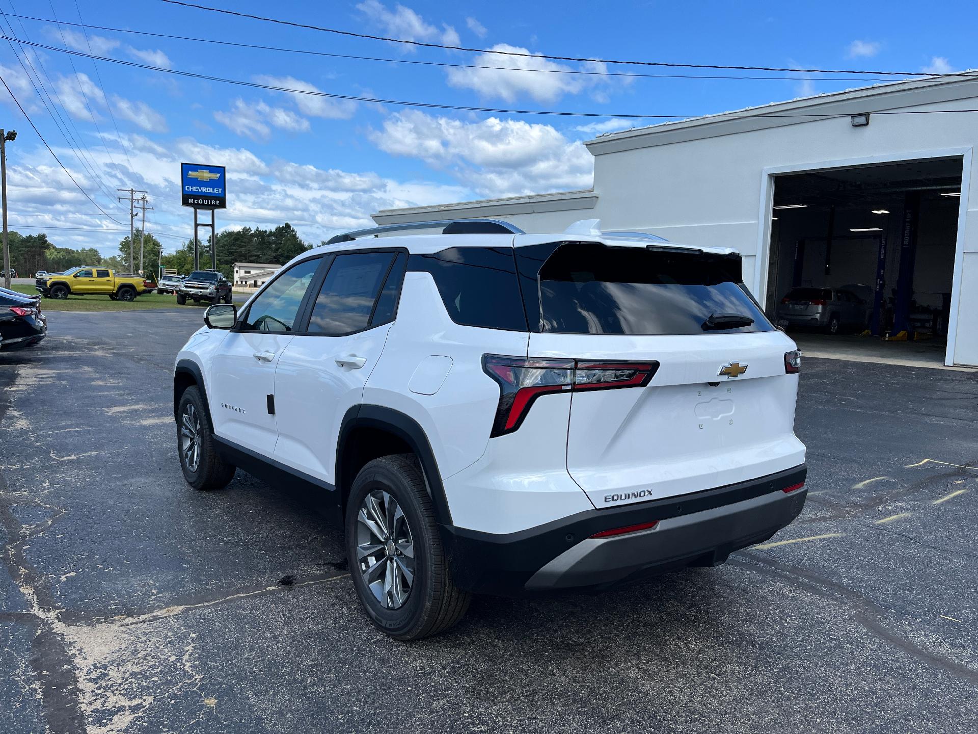 2025 Chevrolet Equinox Vehicle Photo in CLARE, MI 48617-9414