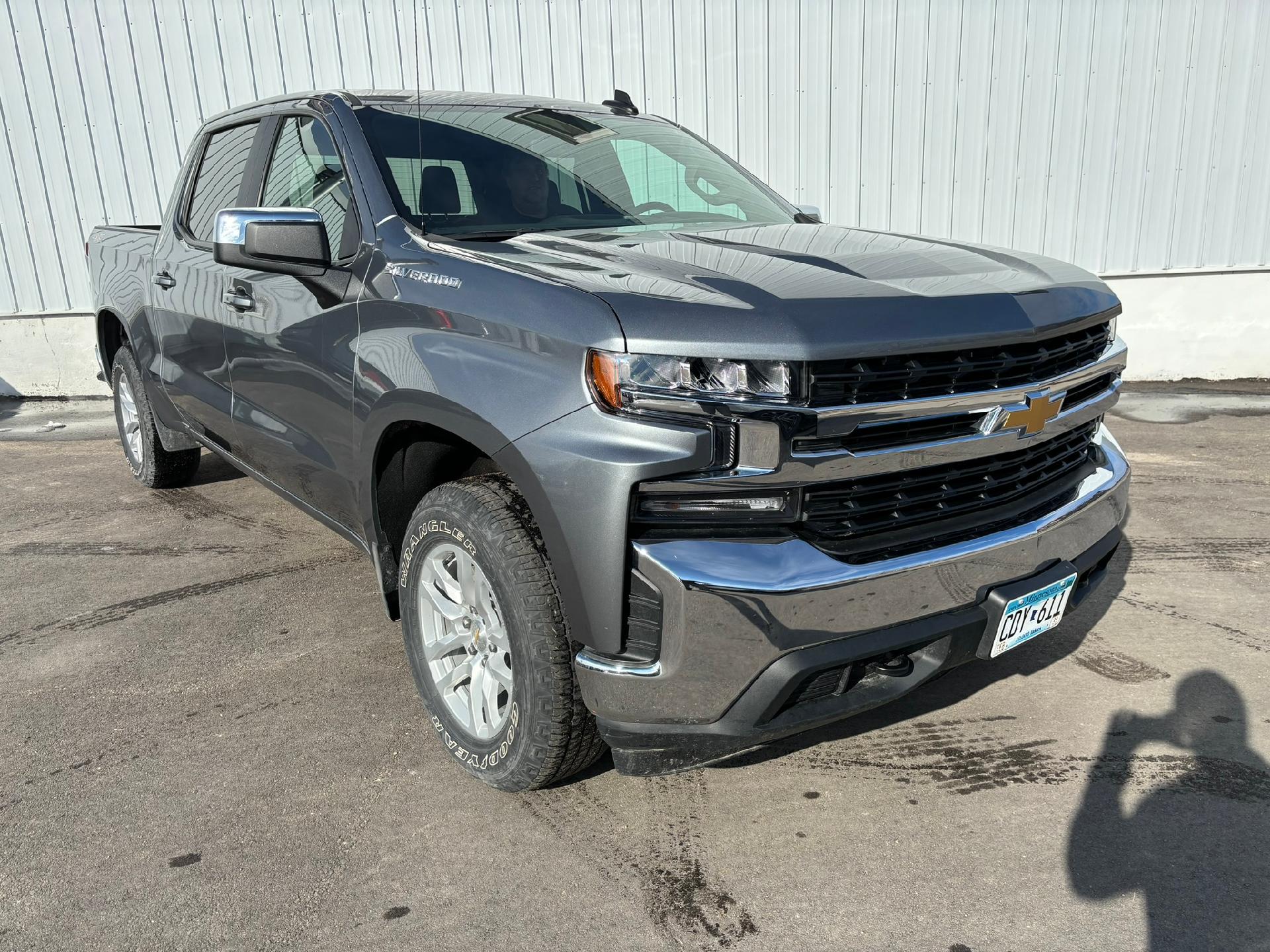 Used 2019 Chevrolet Silverado 1500 LT with VIN 1GCUYDED0KZ239611 for sale in Red Lake Falls, Minnesota