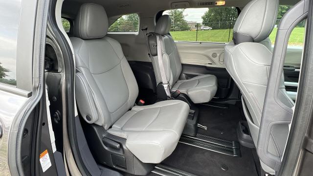 2022 Toyota Sienna Vehicle Photo in INDIANAPOLIS, IN 46227-0991