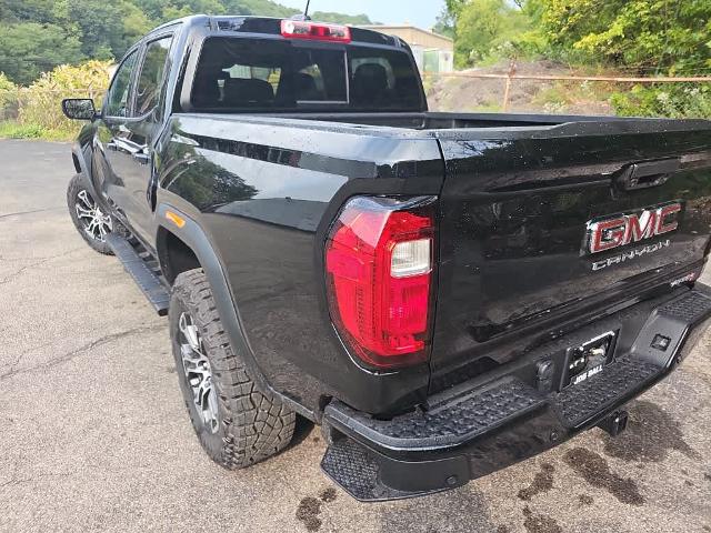 2024 GMC Canyon Vehicle Photo in GLENSHAW, PA 15116-1739