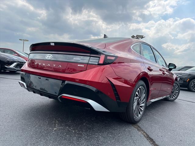 2024 Hyundai SONATA Hybrid Vehicle Photo in O'Fallon, IL 62269