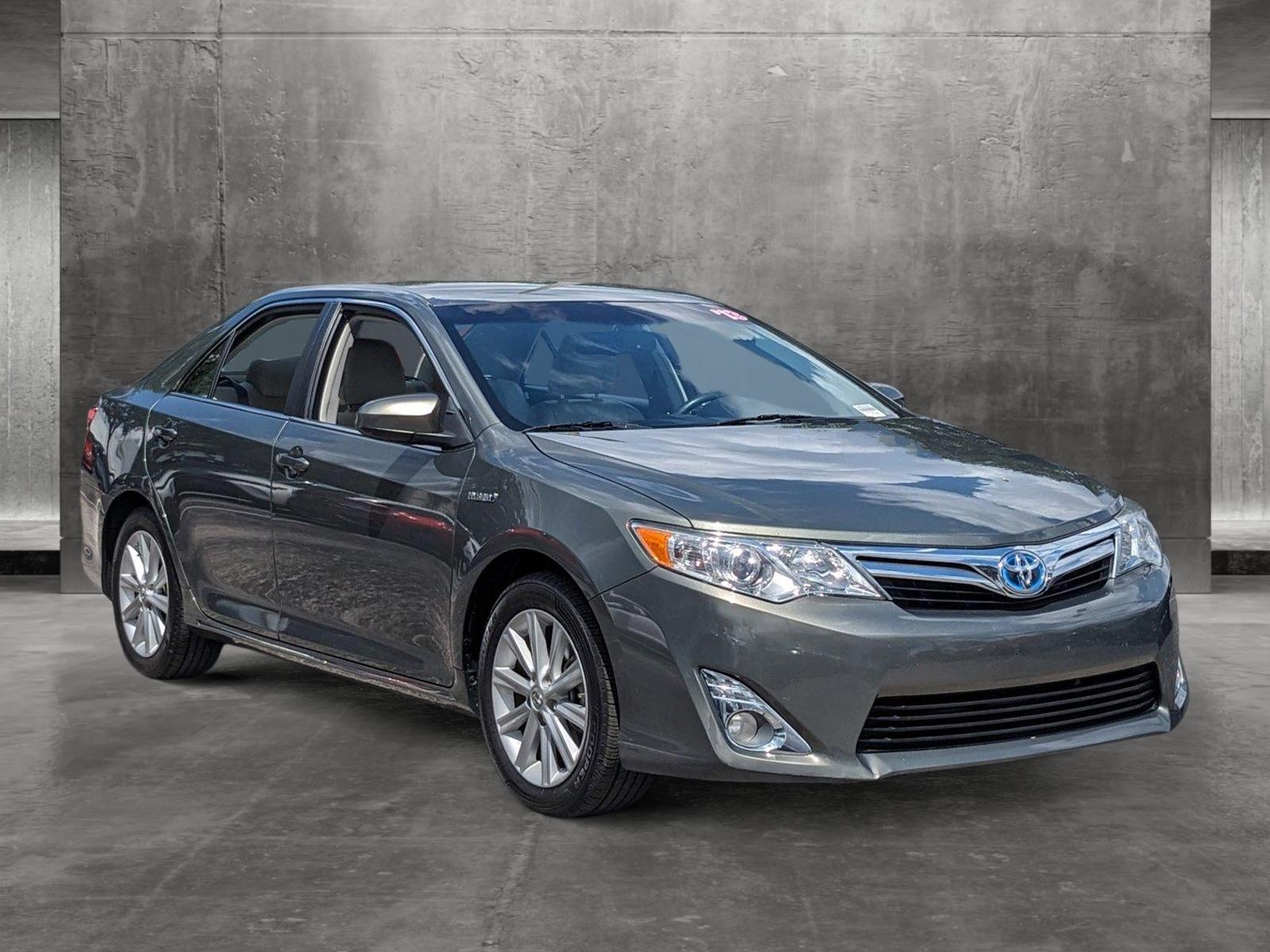 2013 Toyota Camry Hybrid Vehicle Photo in Tampa, FL 33614