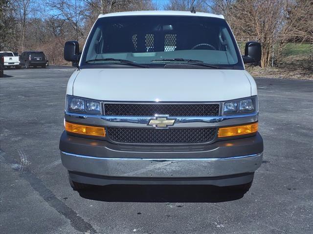 Used 2022 Chevrolet Express Cargo Work Van with VIN 1GCWGAFP1N1142665 for sale in North Olmsted, OH