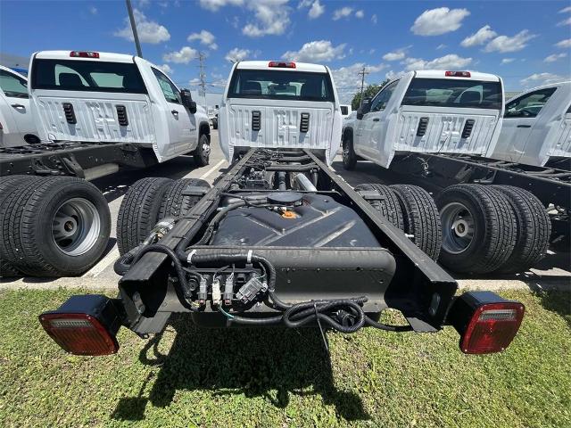 2023 Chevrolet Silverado 3500 HD CC Vehicle Photo in ALCOA, TN 37701-3235