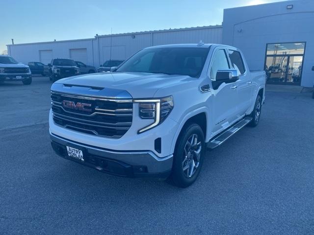 Used 2022 GMC Sierra 1500 SLT with VIN 1GTUUDED0NZ626787 for sale in Sikeston, MO