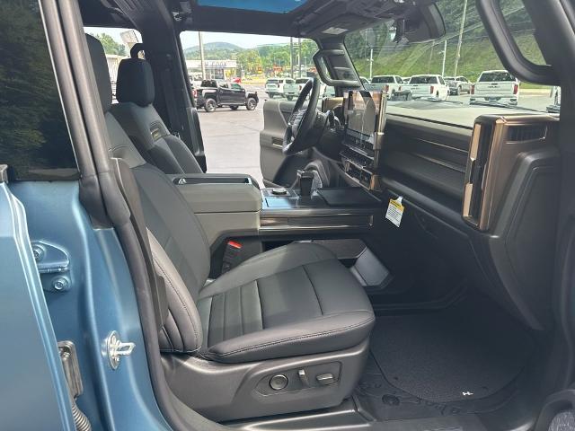 2024 GMC HUMMER EV Pickup Vehicle Photo in MARION, NC 28752-6372