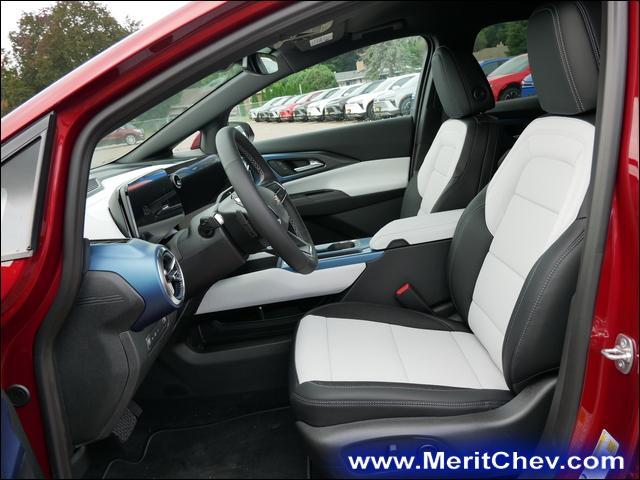 2024 Chevrolet Equinox EV Vehicle Photo in MAPLEWOOD, MN 55119-4794