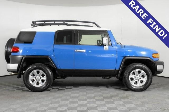 2012 Toyota FJ Cruiser Vehicle Photo in Puyallup, WA 98371