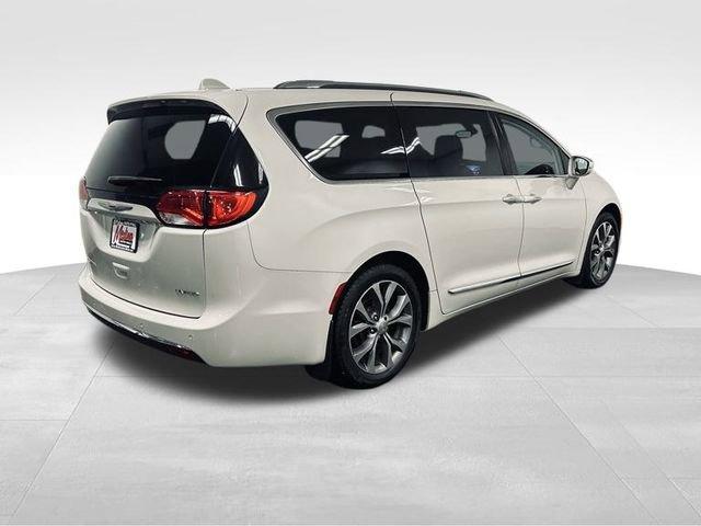 2017 Chrysler Pacifica Vehicle Photo in MEDINA, OH 44256-9631