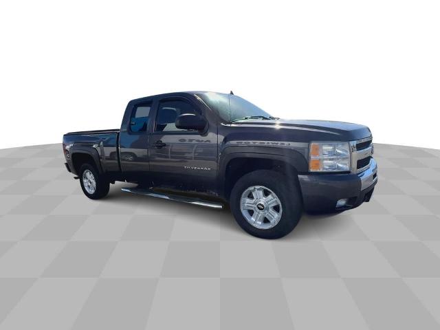 Used 2011 Chevrolet Silverado 1500 LT with VIN 1GCRKSE33BZ317303 for sale in Lewiston, Minnesota