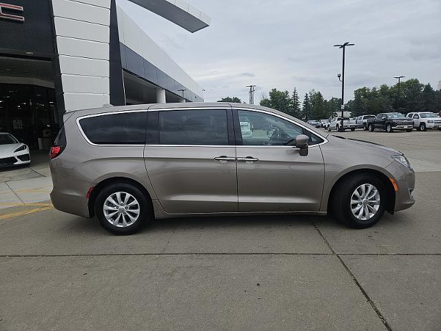 Used 2018 Chrysler Pacifica Touring Plus with VIN 2C4RC1FG6JR131885 for sale in Mandan, ND