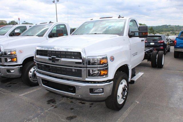 2024 Chevrolet Silverado 5500 HD Vehicle Photo in SAINT CLAIRSVILLE, OH 43950-8512