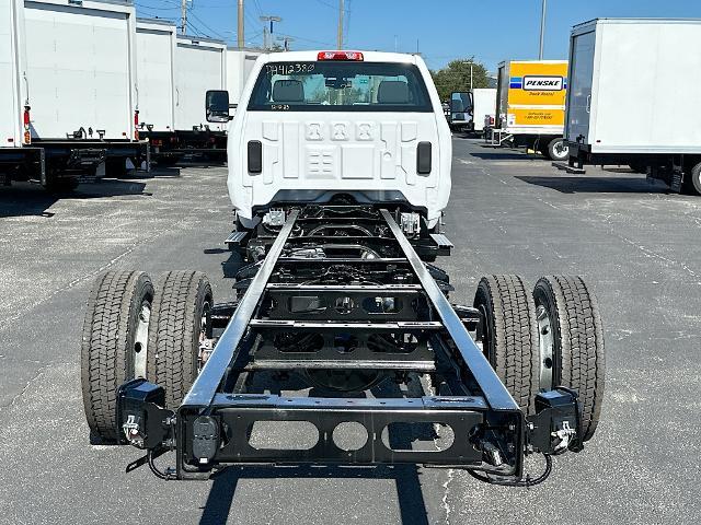 2023 Chevrolet Silverado Chassis Cab Vehicle Photo in BARTOW, FL 33830-4397