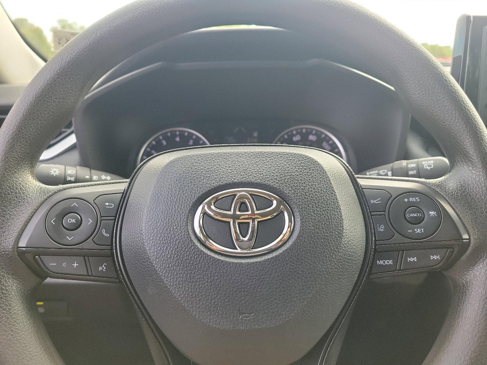 2021 Toyota RAV4 Vehicle Photo in Trevose, PA 19053