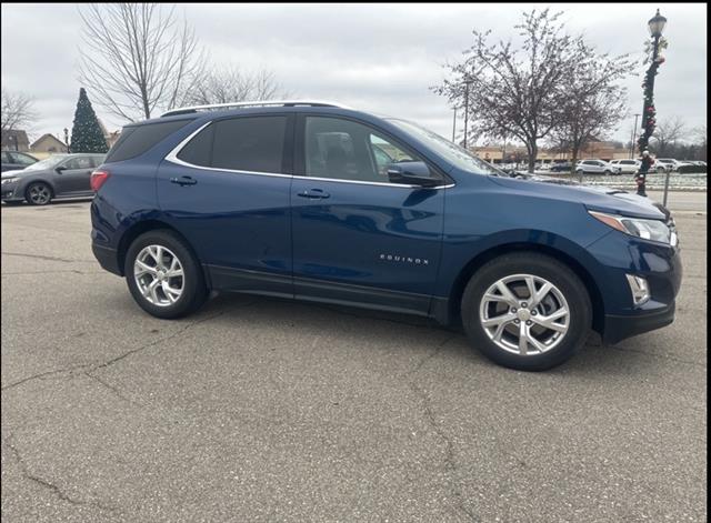 Used 2022 Chevrolet Equinox LT with VIN 3GNAXUEV1NL178853 for sale in Birch Run, MI