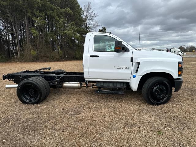 2023 Chevrolet Silverado 4500 HD Vehicle Photo in DUNN, NC 28334-8900