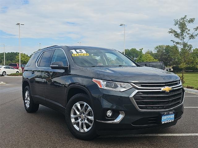 Certified 2019 Chevrolet Traverse 1LT with VIN 1GNEVGKW6KJ269786 for sale in Naperville, IL