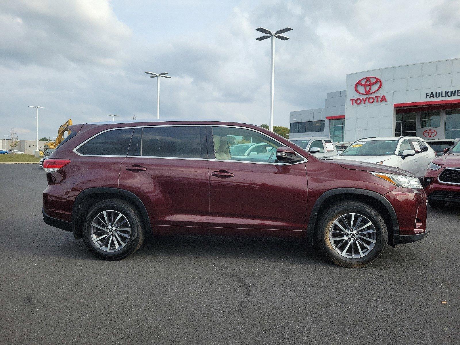 2018 Toyota Highlander Vehicle Photo in Harrisburg, PA 17111