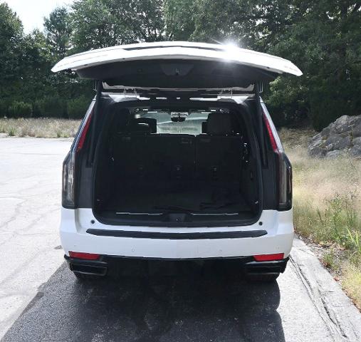 2022 Cadillac Escalade ESV Vehicle Photo in NORWOOD, MA 02062-5222