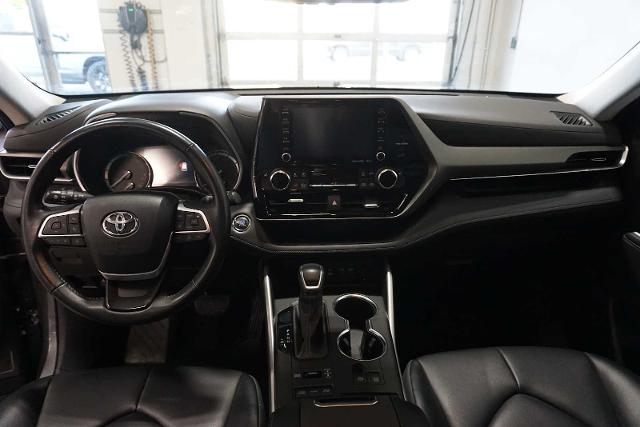 2022 Toyota Highlander Vehicle Photo in ANCHORAGE, AK 99515-2026