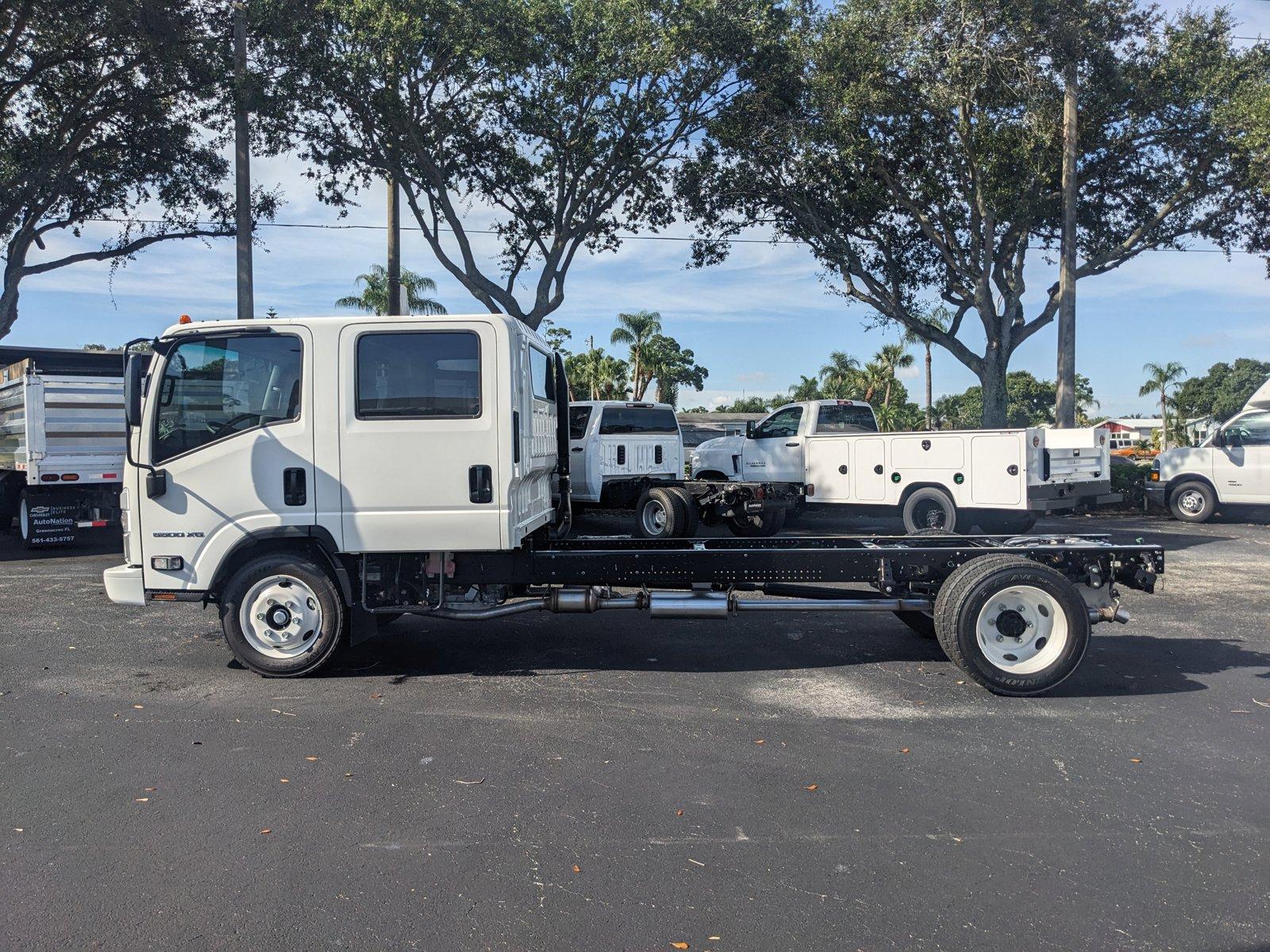 2025 Chevrolet 5500 XG LCF Gas Vehicle Photo in GREENACRES, FL 33463-3207