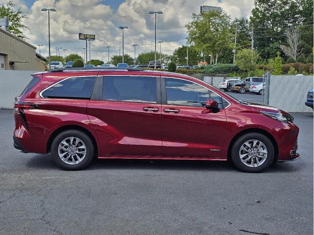 2021 Toyota Sienna Vehicle Photo in Auburn, AL 36832-6638