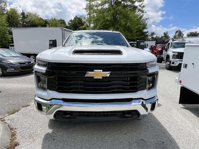 2024 Chevrolet Silverado 3500 HD Chassis Cab Vehicle Photo in ALCOA, TN 37701-3235