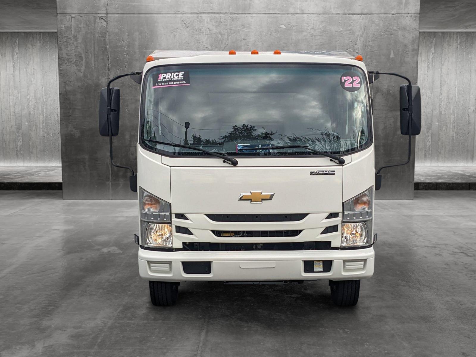 2022 Chevrolet Low Cab Forward 4500 Vehicle Photo in GREENACRES, FL 33463-3207