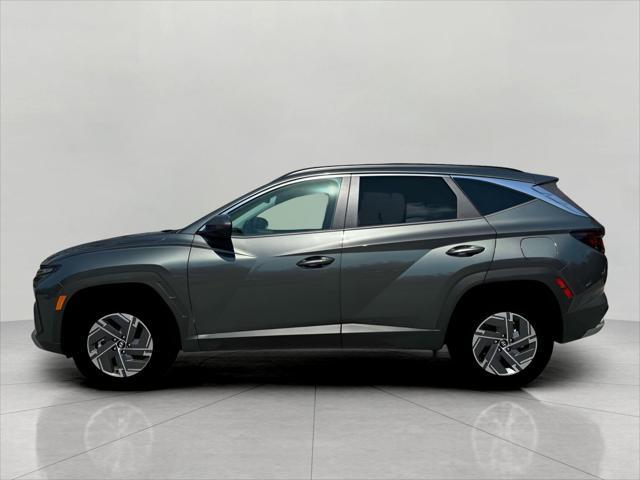 2025 Hyundai TUCSON Hybrid Vehicle Photo in Green Bay, WI 54304