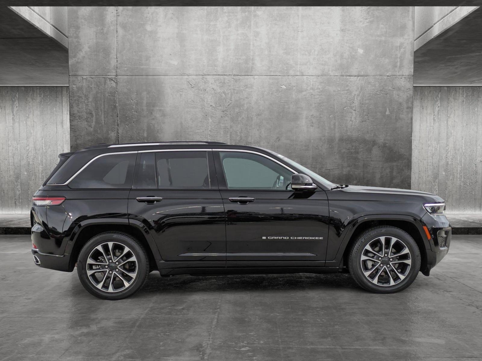 2023 Jeep Grand Cherokee Vehicle Photo in Rockville, MD 20852