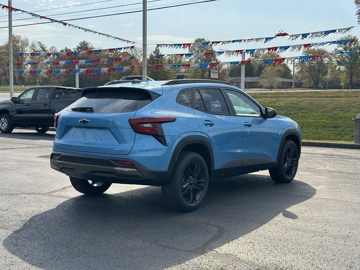 2025 Chevrolet Trax Vehicle Photo in BOONVILLE, IN 47601-9633