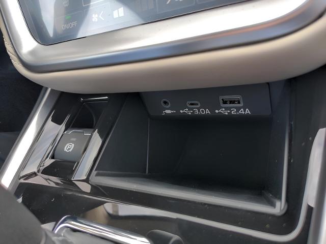 2025 Subaru Outback Vehicle Photo in Green Bay, WI 54304