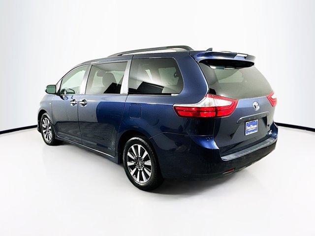 2018 Toyota Sienna Vehicle Photo in Flemington, NJ 08822