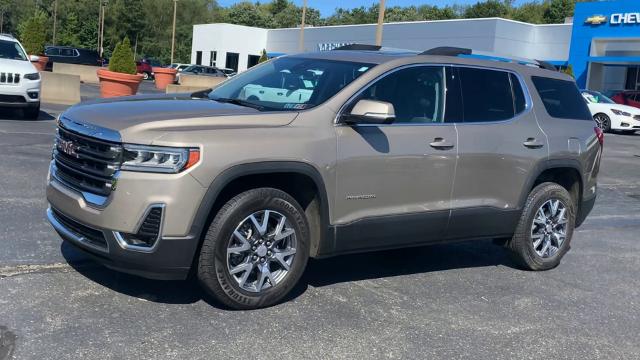 2023 GMC Acadia Vehicle Photo in MOON TOWNSHIP, PA 15108-2571