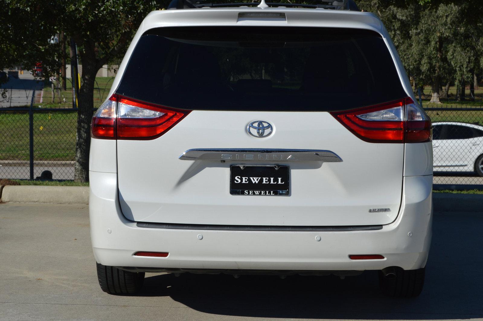 2017 Toyota Sienna Vehicle Photo in Houston, TX 77090