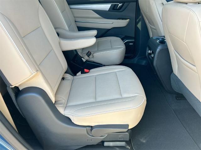 2025 Buick Enclave Vehicle Photo in GOODYEAR, AZ 85338-1310