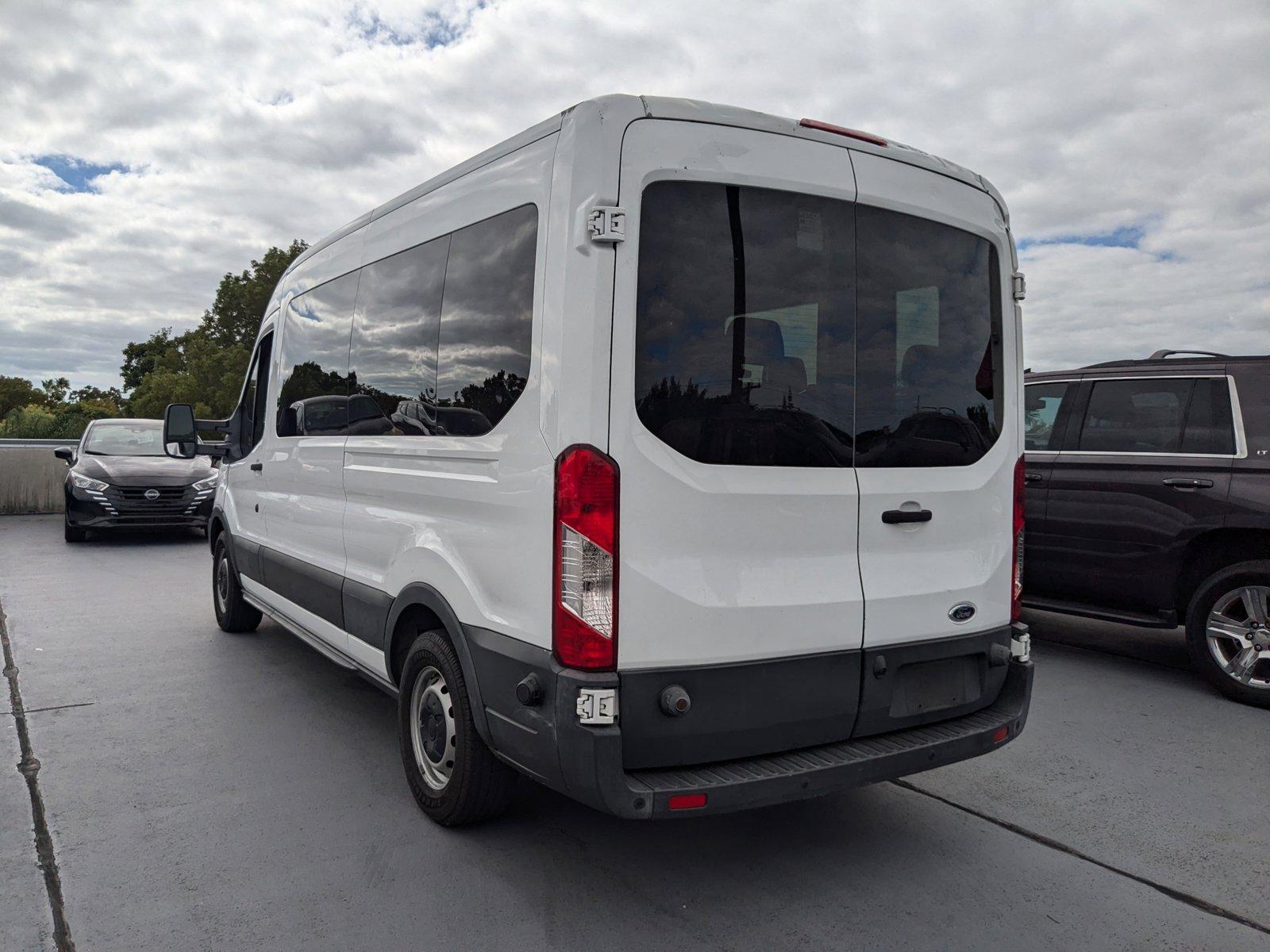 2017 Ford Transit Wagon Vehicle Photo in Miami, FL 33135