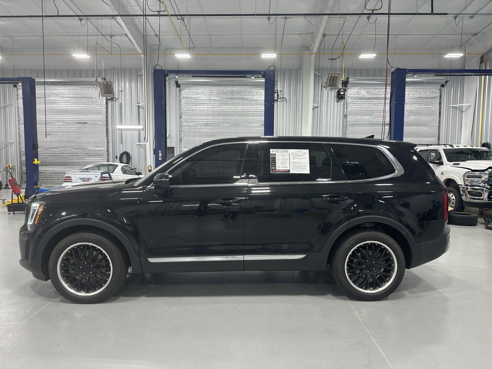 Used 2022 Kia Telluride LX with VIN 5XYP24HC5NG245098 for sale in Sweetwater, TN