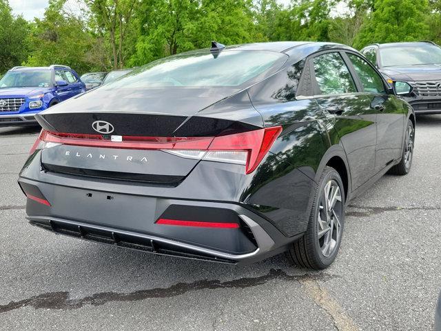 2024 Hyundai ELANTRA Vehicle Photo in Harrisburg, PA 17111