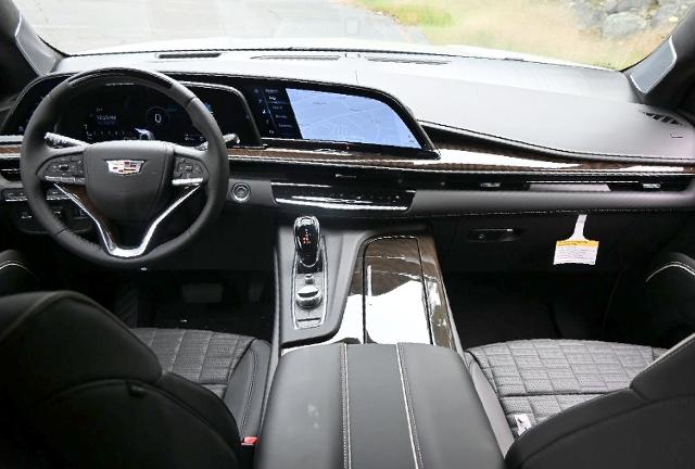 2024 Cadillac Escalade Vehicle Photo in NORWOOD, MA 02062-5222