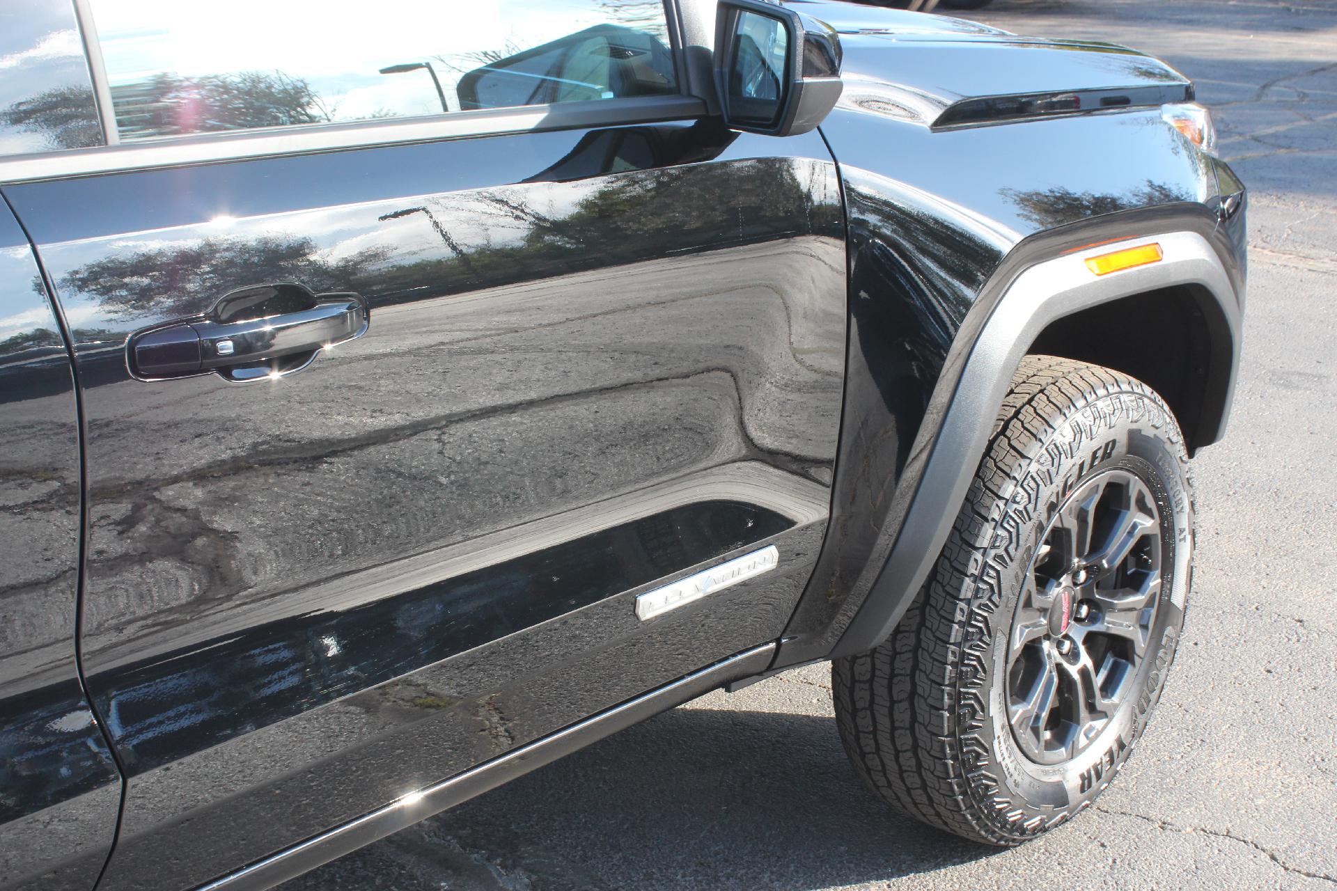 2024 GMC Canyon Vehicle Photo in AURORA, CO 80012-4011