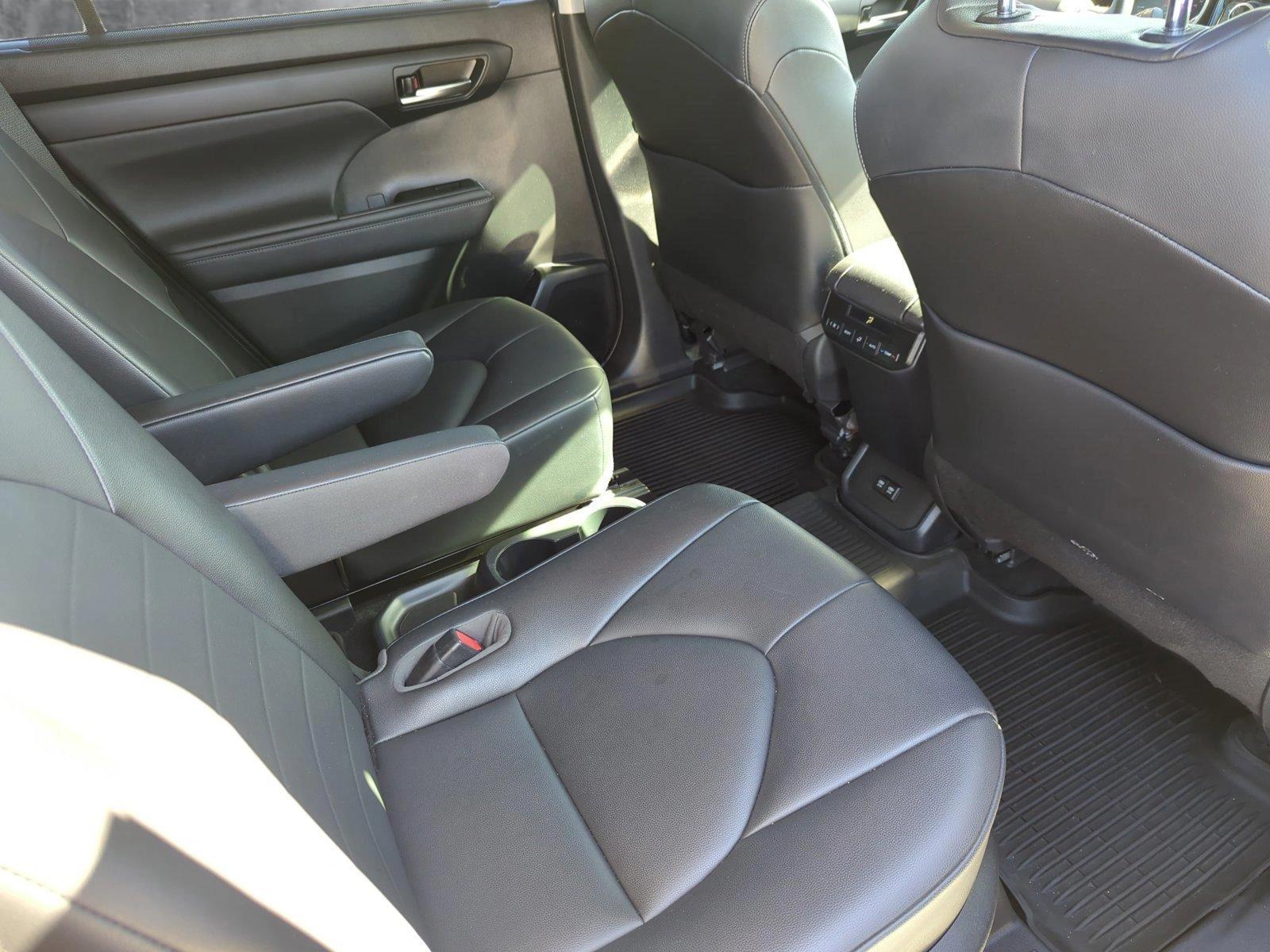 2020 Toyota Highlander Vehicle Photo in Ft. Myers, FL 33907