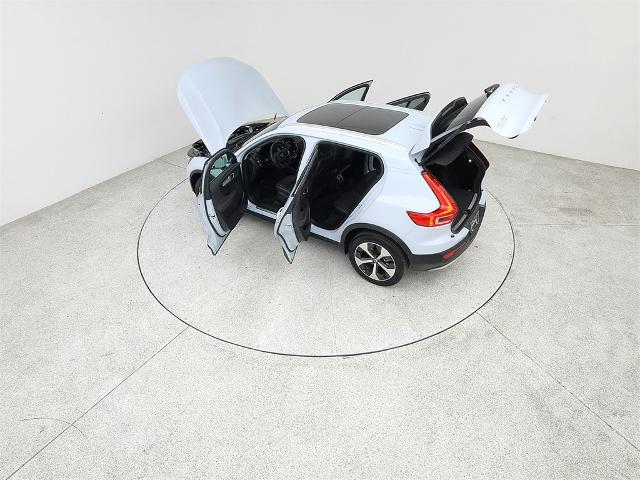 2024 Volvo XC40 Vehicle Photo in Grapevine, TX 76051