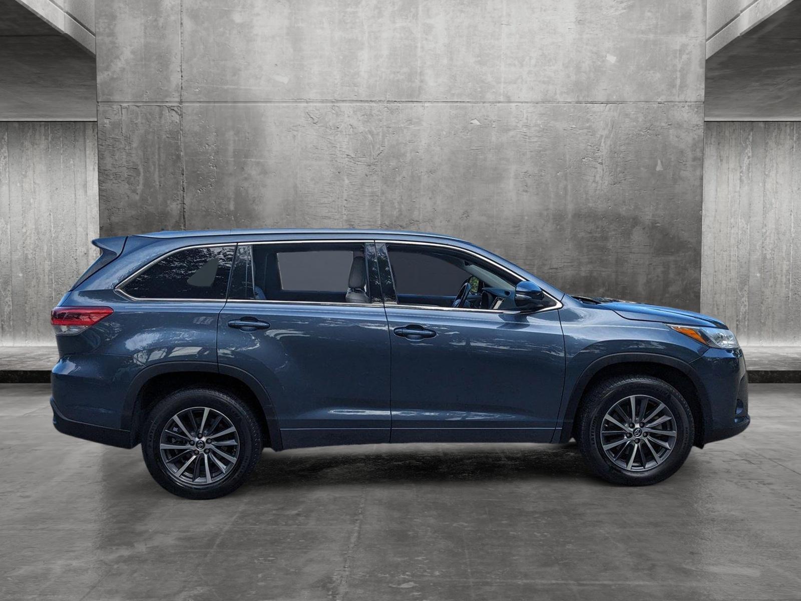 2018 Toyota Highlander Vehicle Photo in Tampa, FL 33614