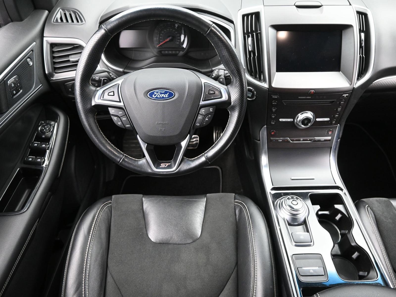 2019 Ford Edge Vehicle Photo in Marion, IA 52302