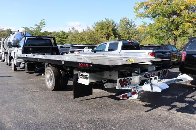 2024 Chevrolet Silverado 6500 HD Vehicle Photo in MONTICELLO, NY 12701-3853