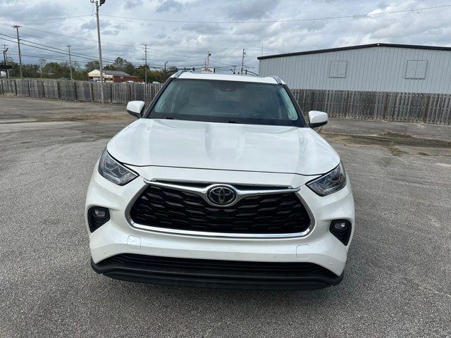 2021 Toyota Highlander Vehicle Photo in TUPELO, MS 38801-6508