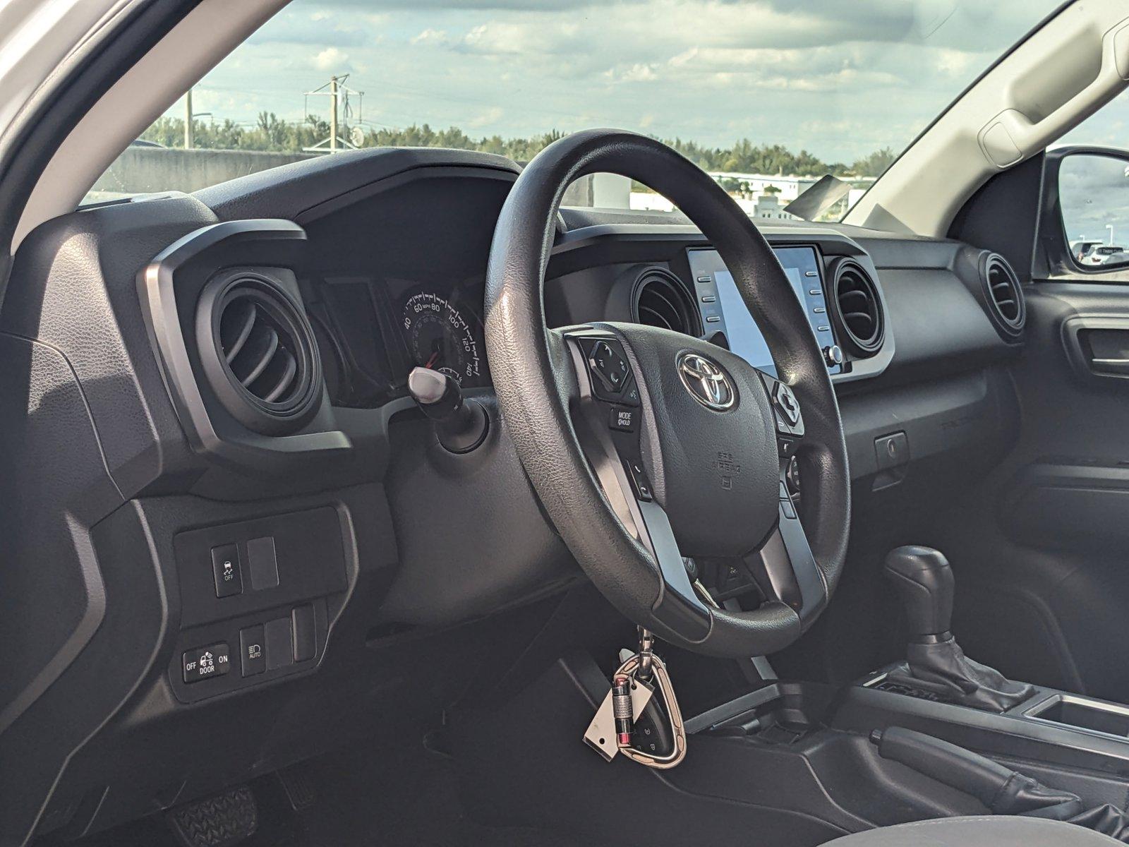 2020 Toyota Tacoma 2WD Vehicle Photo in MIAMI, FL 33172-3015