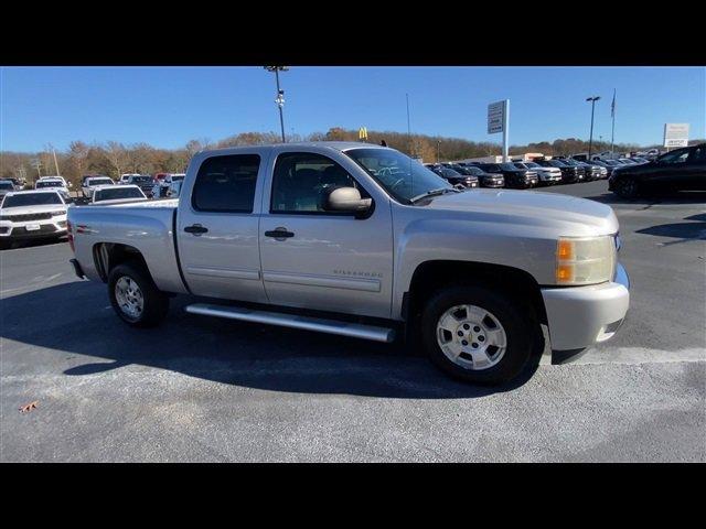 Used 2011 Chevrolet Silverado 1500 LT with VIN 3GCPKSE3XBG210613 for sale in Linn, MO